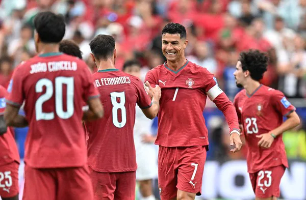 Copa do Mundo: Fase de grupos chega ao fim neste sábado (27) com Colômbia x Portugal e Messi poupado