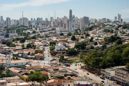 Frente fria avança e derruba temperaturas em Cuiabá neste domingo (12)