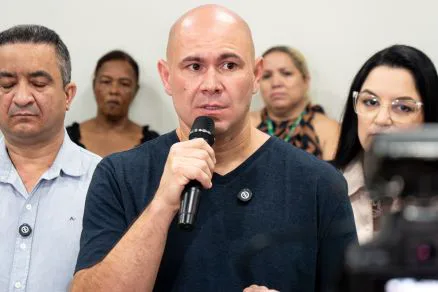 Abilio Brunini critica ex-secretário por repasse de R$ 21 milhões em livros: 'Foi à Espanha e deixou a gente se ferrando'