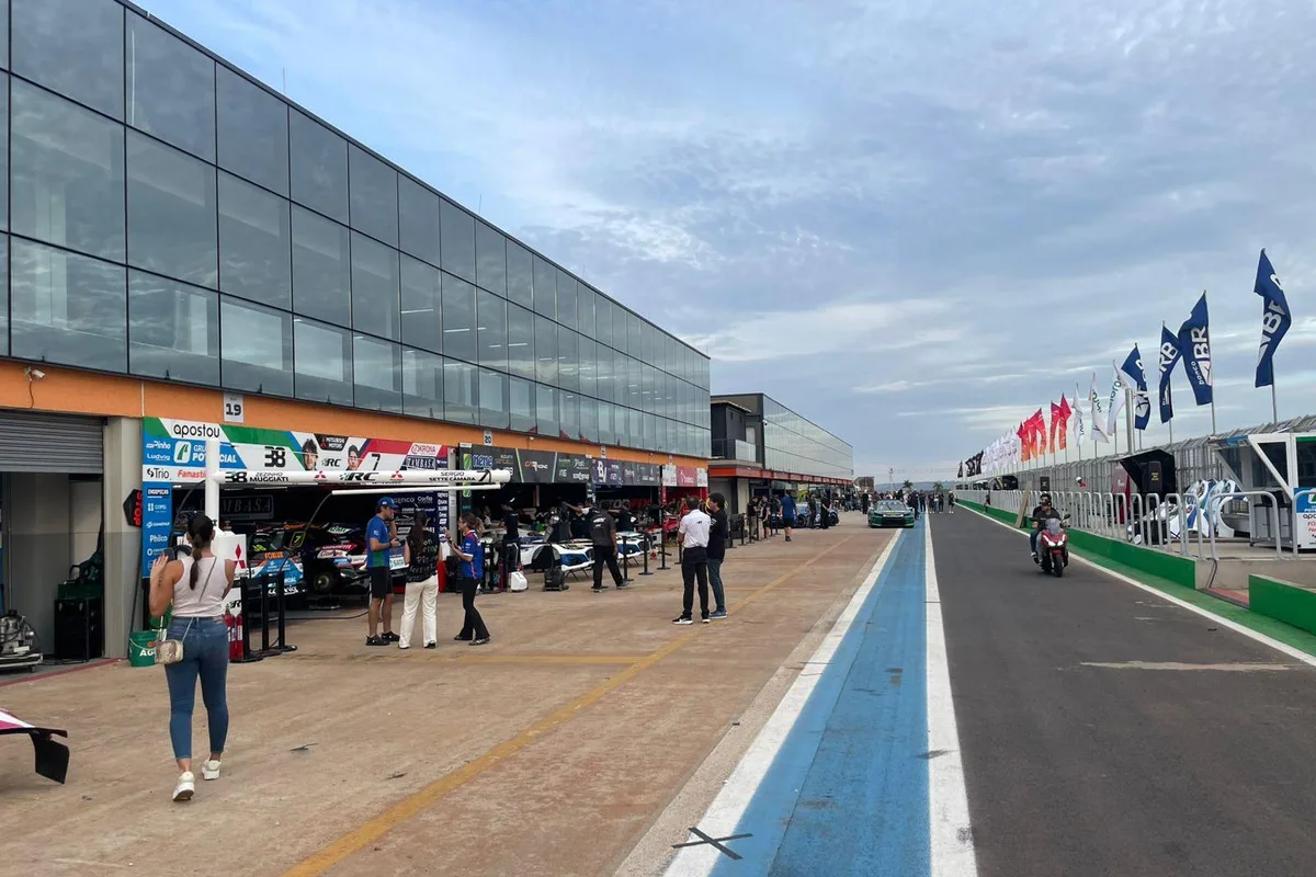 Aceleração no cerrado: Stock Car desembarca em Goiânia e agita o primeiro dia no autódromo