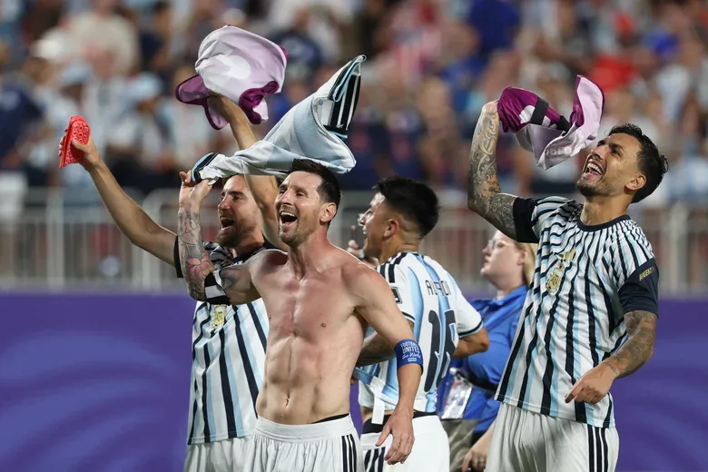Copa de 2026: Inglaterra e Argentina vencem na prorrogação e fecham semifinais; veja confrontos e datas