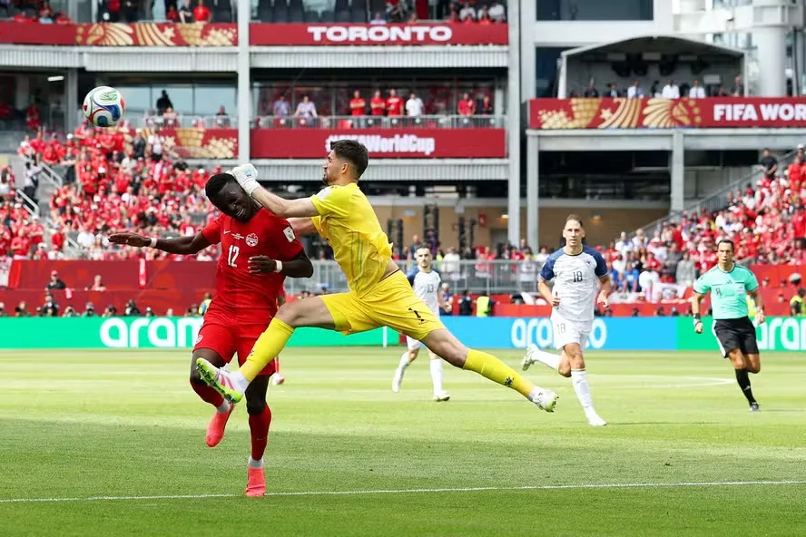 Canadá e Bósnia empatam em jogo movimentado na estreia do Grupo B da Copa do Mundo