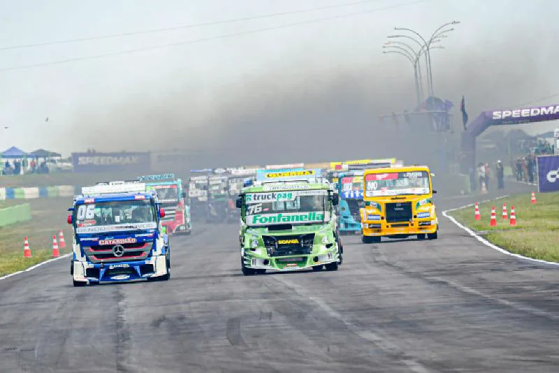 Cuiabá sedia etapa histórica da Fórmula Truck com 62 caminhões e despedida de Pedro Muffato