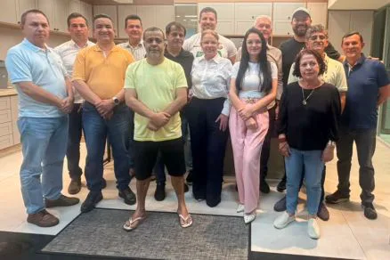 Paula Calil reúne 14 vereadores em jantar e define Dilemário Alencar como plano B para a Mesa