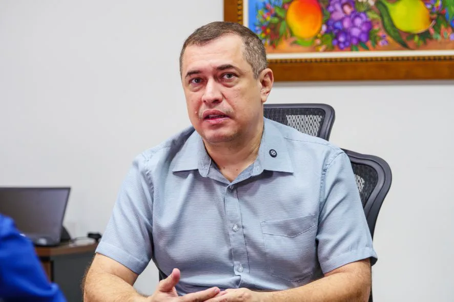 Bussiki rebate ex-secretário, nega 'pedalada' na Educação e acusa Emanuel de omitir R$ 400 milhões