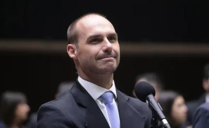 Alexandre de Moraes libera para julgamento ação penal contra Eduardo Bolsonaro no STF