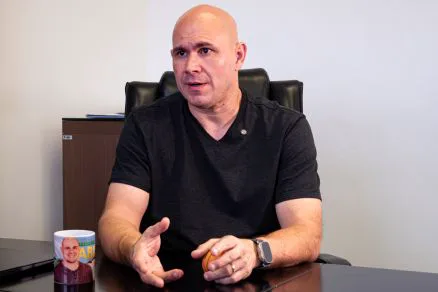Abilio Brunini bate o pé sobre lote mínimo de 200m² em Cuiabá e declara 'guerra contra construtoras'
