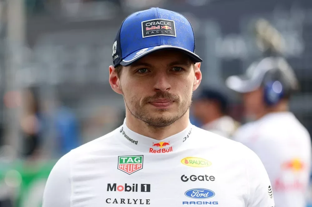 Max Verstappen negocia transferência para a McLaren, revela jornalista