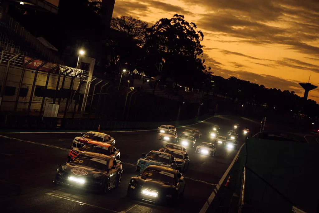 NASCAR Brasil confirma 'Night Challenge' com mais de 1h de duração no anel externo de Cuiabá