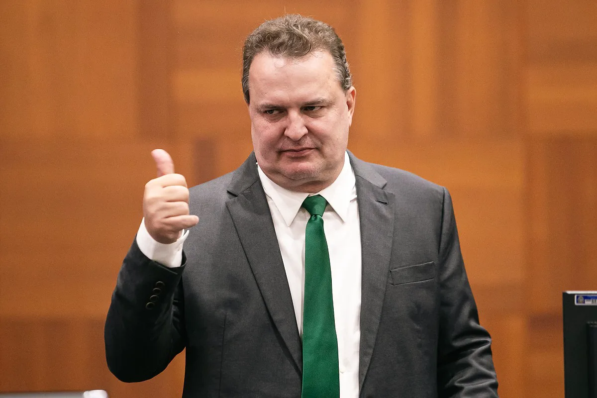 Max Russi lidera pesquisa espontânea para a ALMT; Leo Bortolin é o novato mais bem posicionado