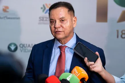 Botelho defende Flávio Bolsonaro em polêmica de áudios e compara captação com a Lei Rouanet